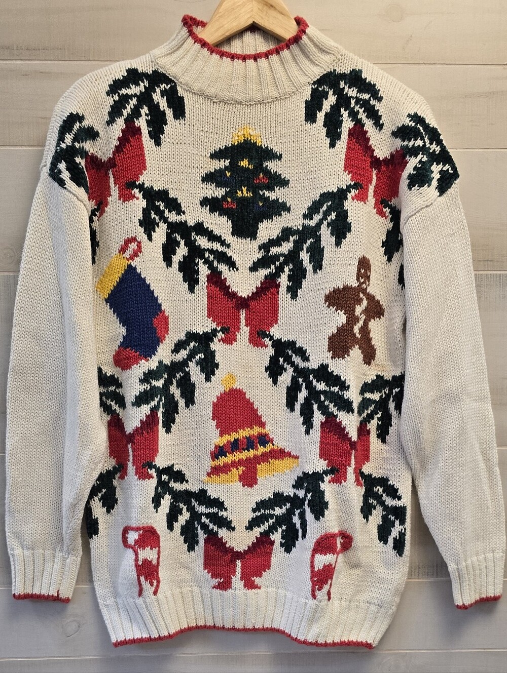 {M} Vintage Knit Christmas Sweater